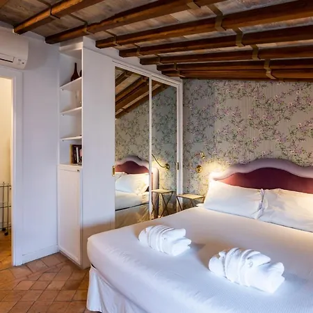 Frattina Apartamento