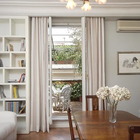 Apartment Frattina *